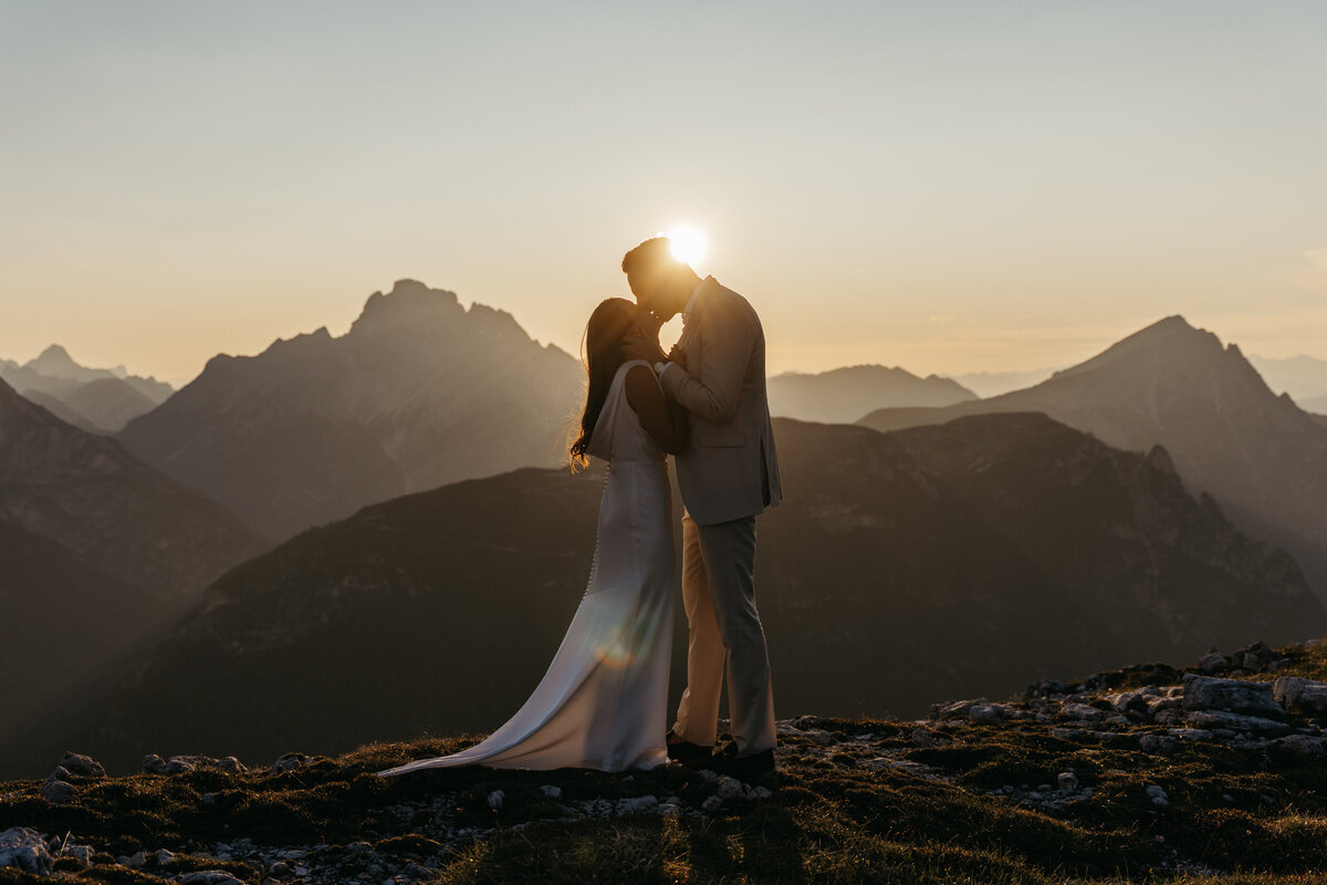 romantic couple mountain portraits Dolomites elopement