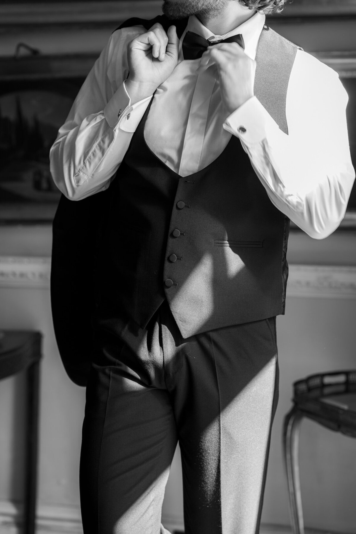 timeless-romantic-luxury-wedding-details-groom - London-photography