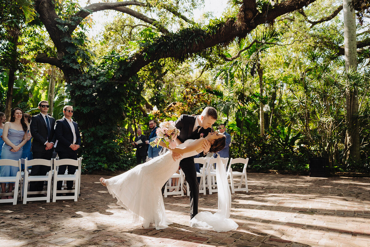 mcneile-photo-sunken-gardens-elopement-chantilly-chic-celebrations-2