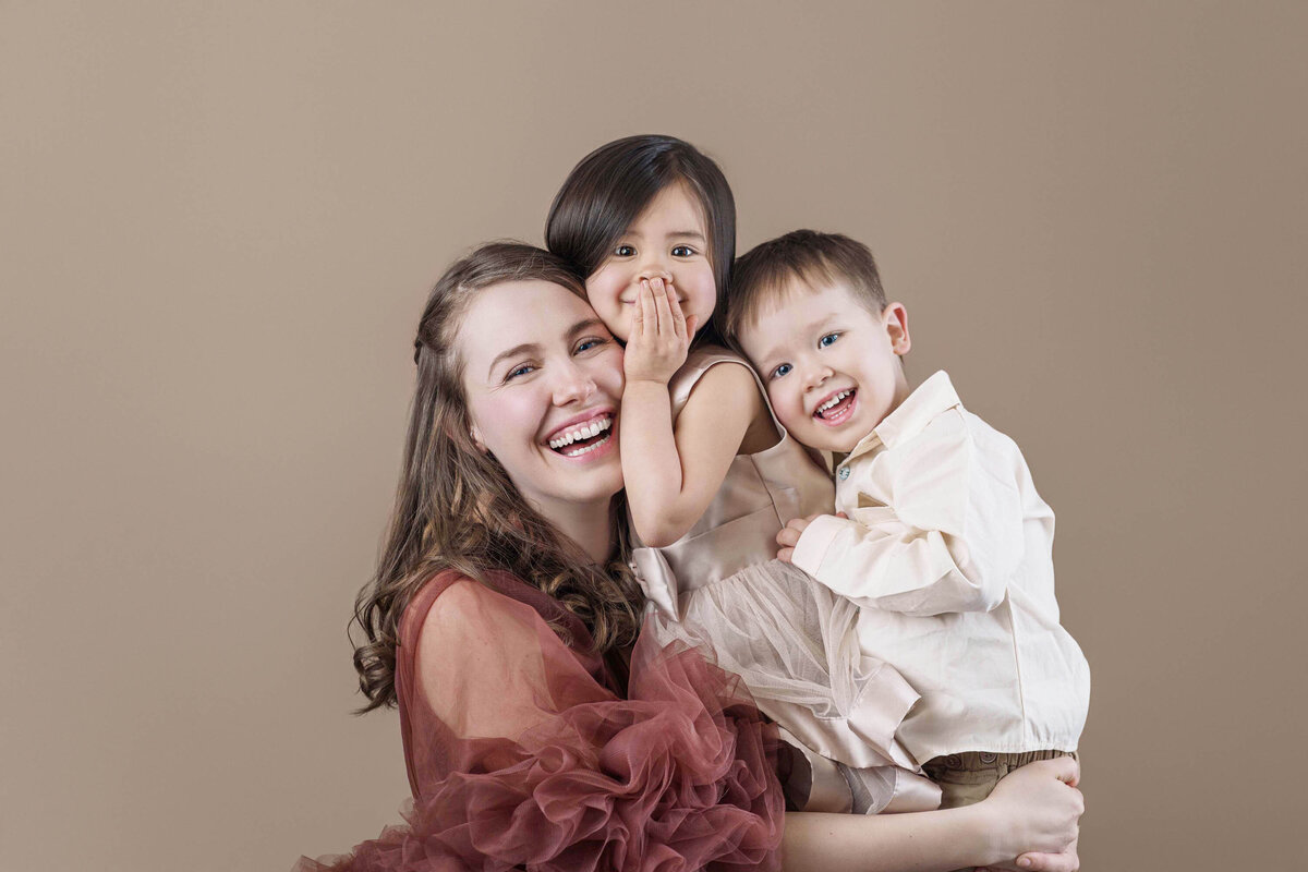 Tacoma Family Photographer Mom and Kids Laughing Studio Fun Family Photos Mother Daughter SonLana Stewart Studios