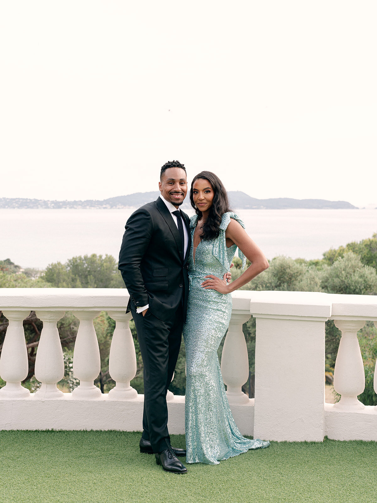 33-intimate-destination-wedding-french-riviera-with-white-flowers