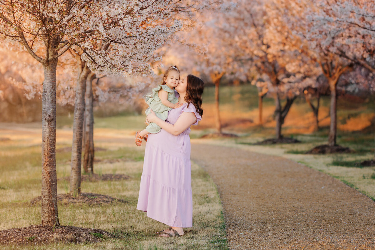 NW Arkansas maternity photoshoot, Fayetteville AR maternity photography, maternity portraits near me