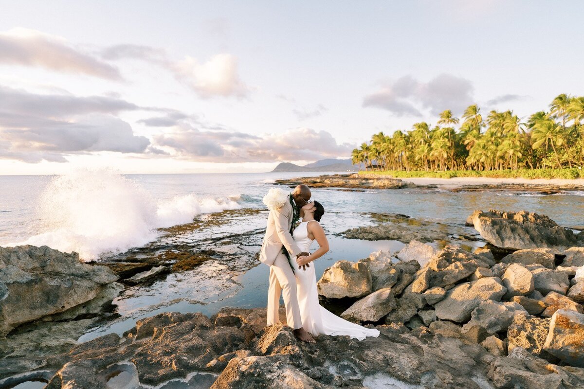 Megan Moura: Oahu Wedding Photographer, Honolulu Hawaii