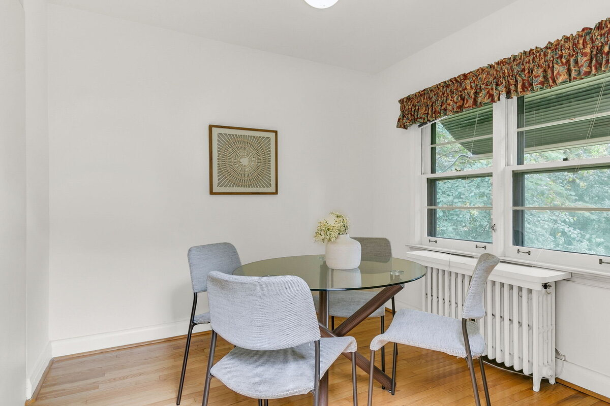 29-web-or-mls-17_003_Breakfast Area