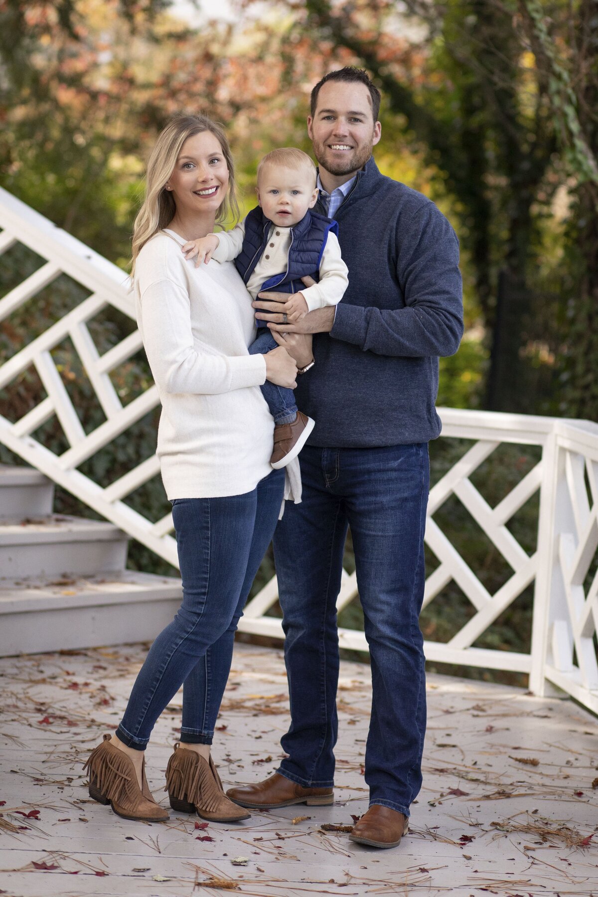 monroe_photographer_a_focused_life_photography_family_vines_garden_loganville_family_fall_mini_blue_three