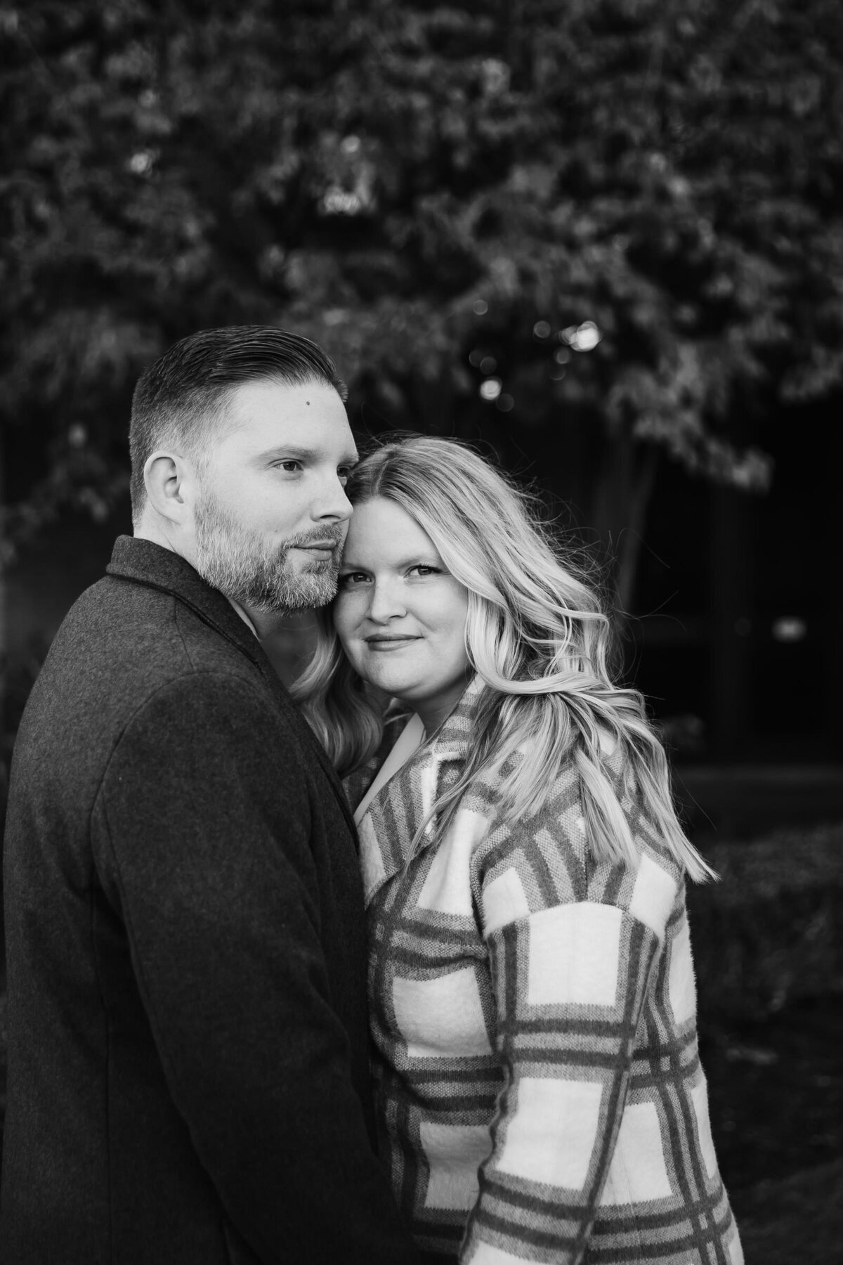 Nicole-Marcelle-Photography_058_fall-rhode-island-engagement-molly-steve