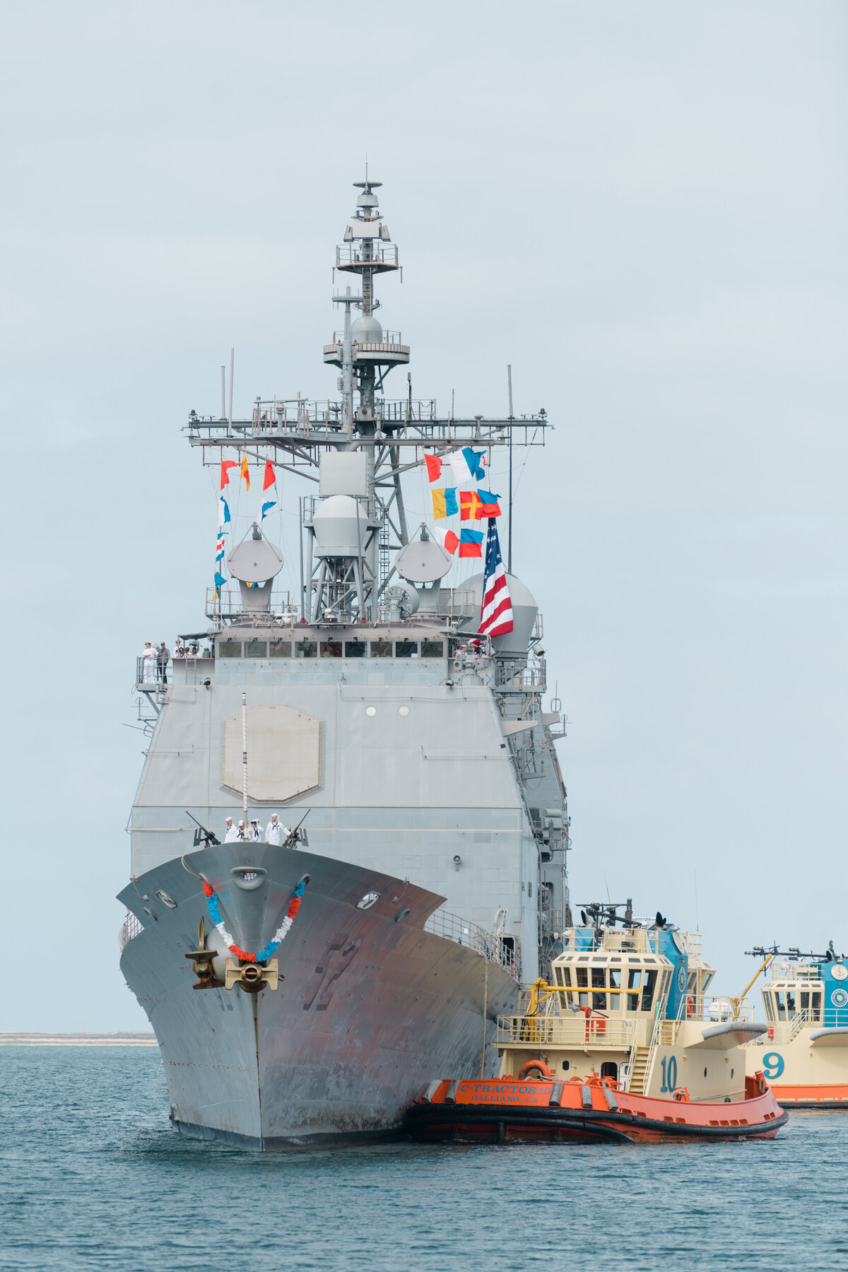navy-ship-returns-home