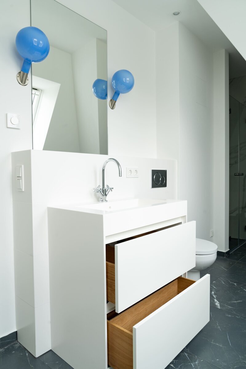 Badezimmer-Adam-Innenausbau-Waschtischunterschrank-schubkasten