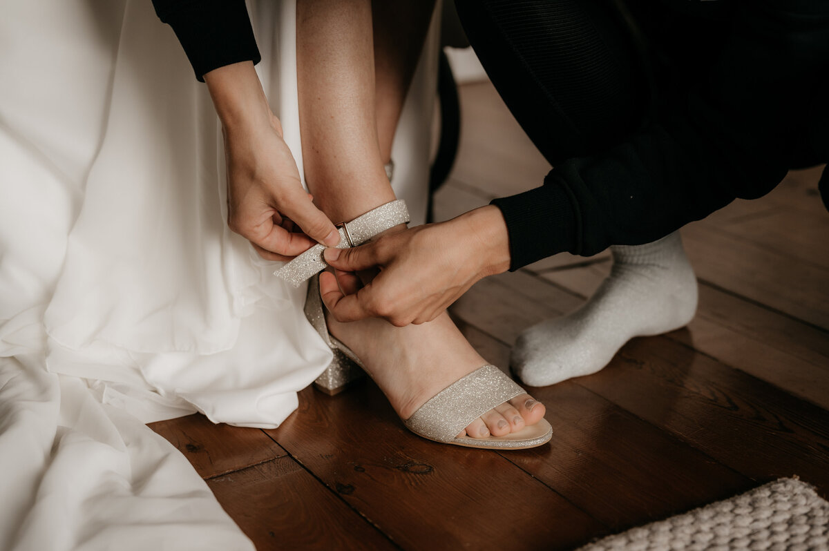 Pure Liefde Fotografie - Wilco & Marriët - Getting ready Marriët-43