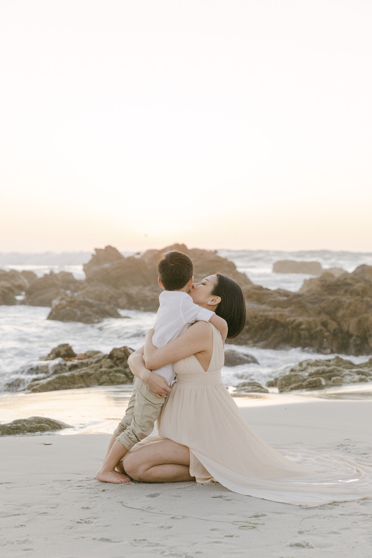 PERRUCCIPHOTO_PEBBLE_BEACH_FAMILY_MATERNITY_SESSION_116