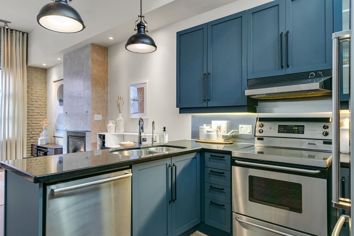 24-web-or-mls-15_012_Kitchen