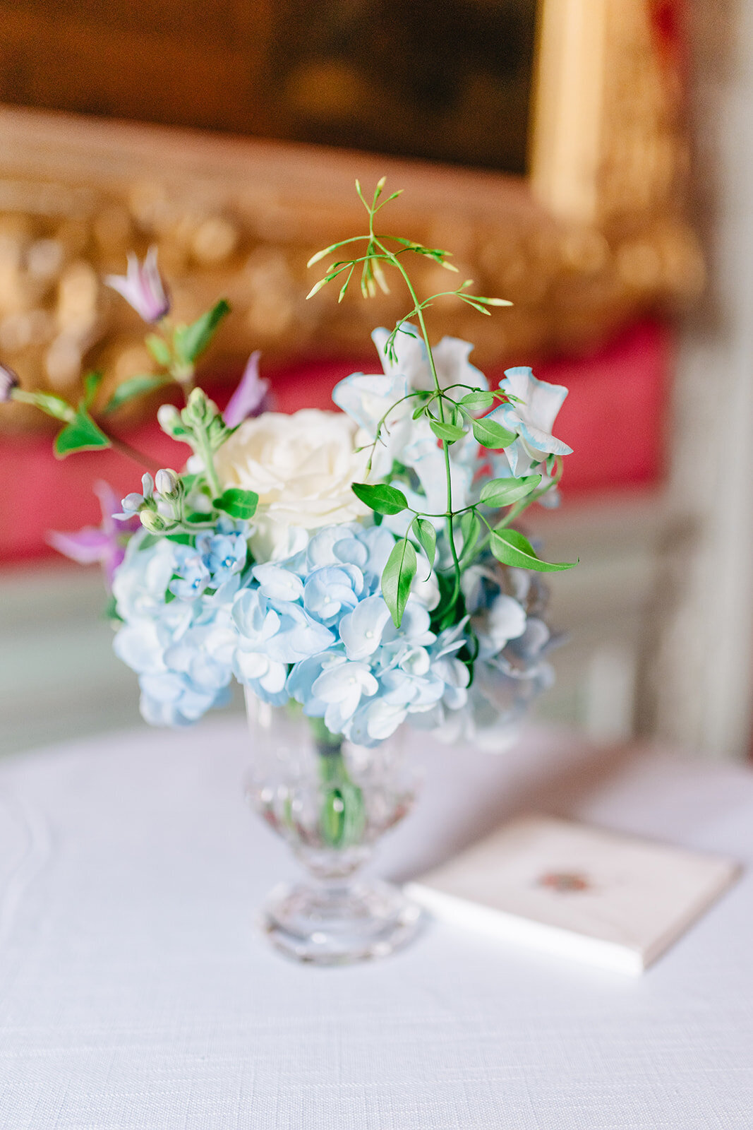 MorganeBallPhotography-Wedding-ZoeEdward-09-ChateauChamplatreux-Cocktail-36-2434