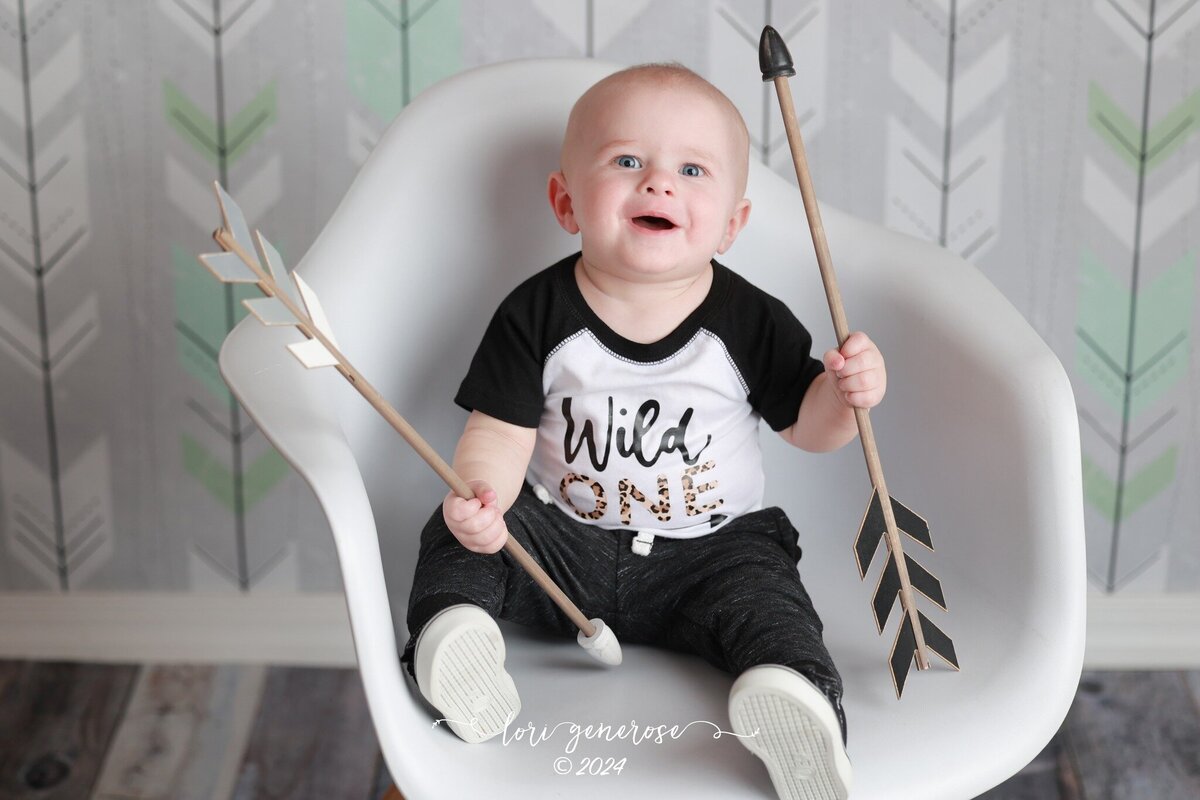 lehigh-valley-photographer-lori-generose-lg-photography-first-birthday-cake-smash-boy-lansdale-pa