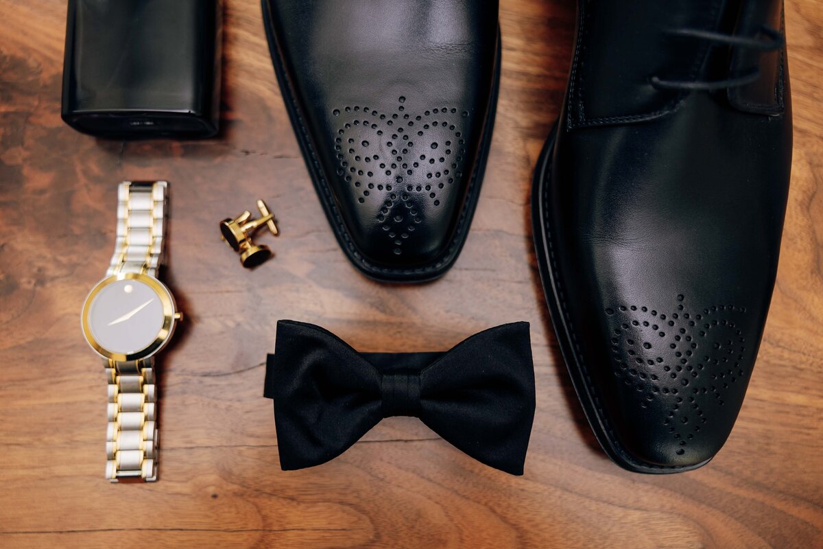 Groom-10