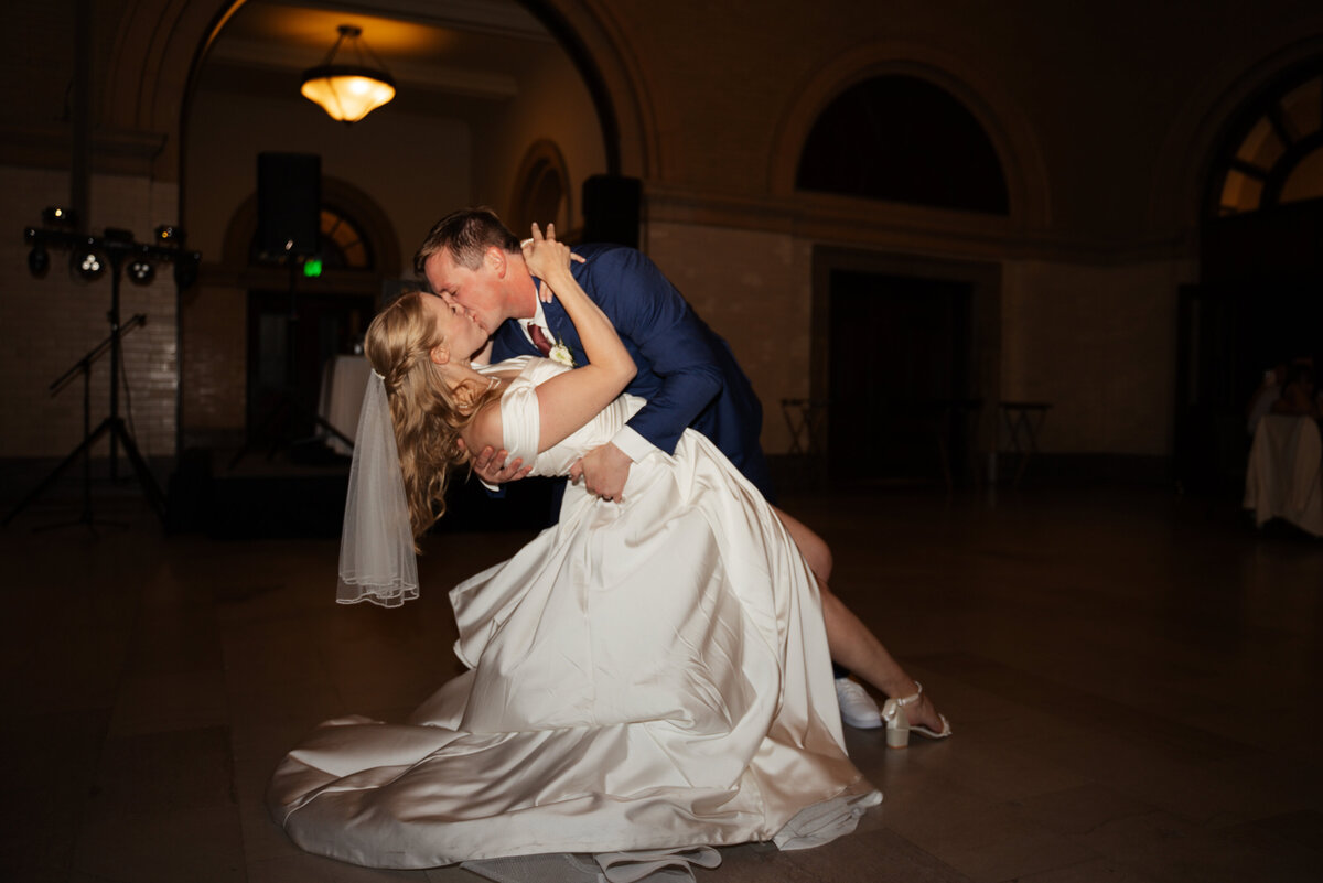 timeless-summer-wedding-twin-cities-minnesota-03