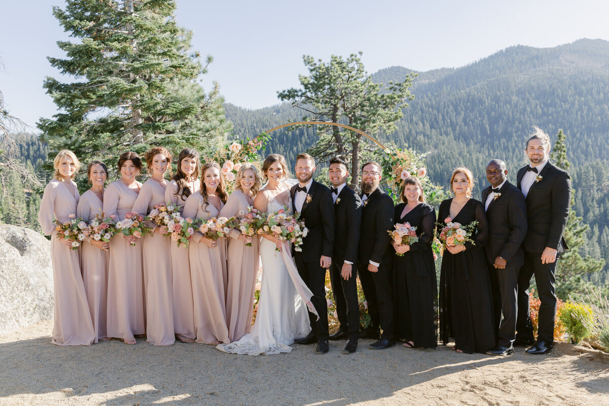 L+CMarried_Family-BridalParty_IvoryBlushPhotography1