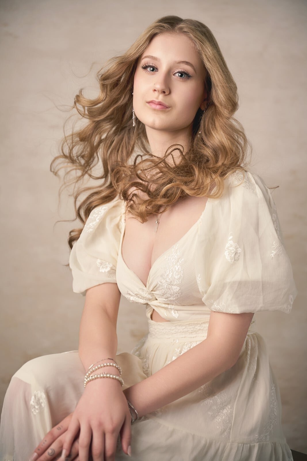 Elegant Senior Portrait of Beautiful Young Woman by Senior Picture Photographer-57