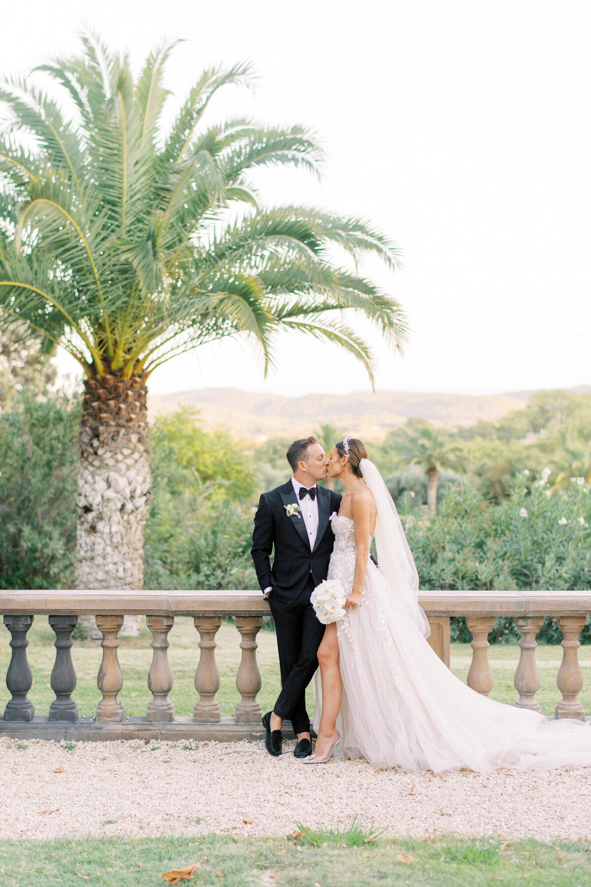 Maïlys Fortune Photography Husband Wife Wedding Weddings Photography France Switzerland Italy Timeless Dreamy Imagery Bilingual French English Destination Weddings Destination Wedding Provence French Riviera Paris Lake Como Tuscany112