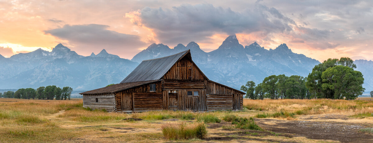 2018-08-18-275A3893-moulton-barn-pano