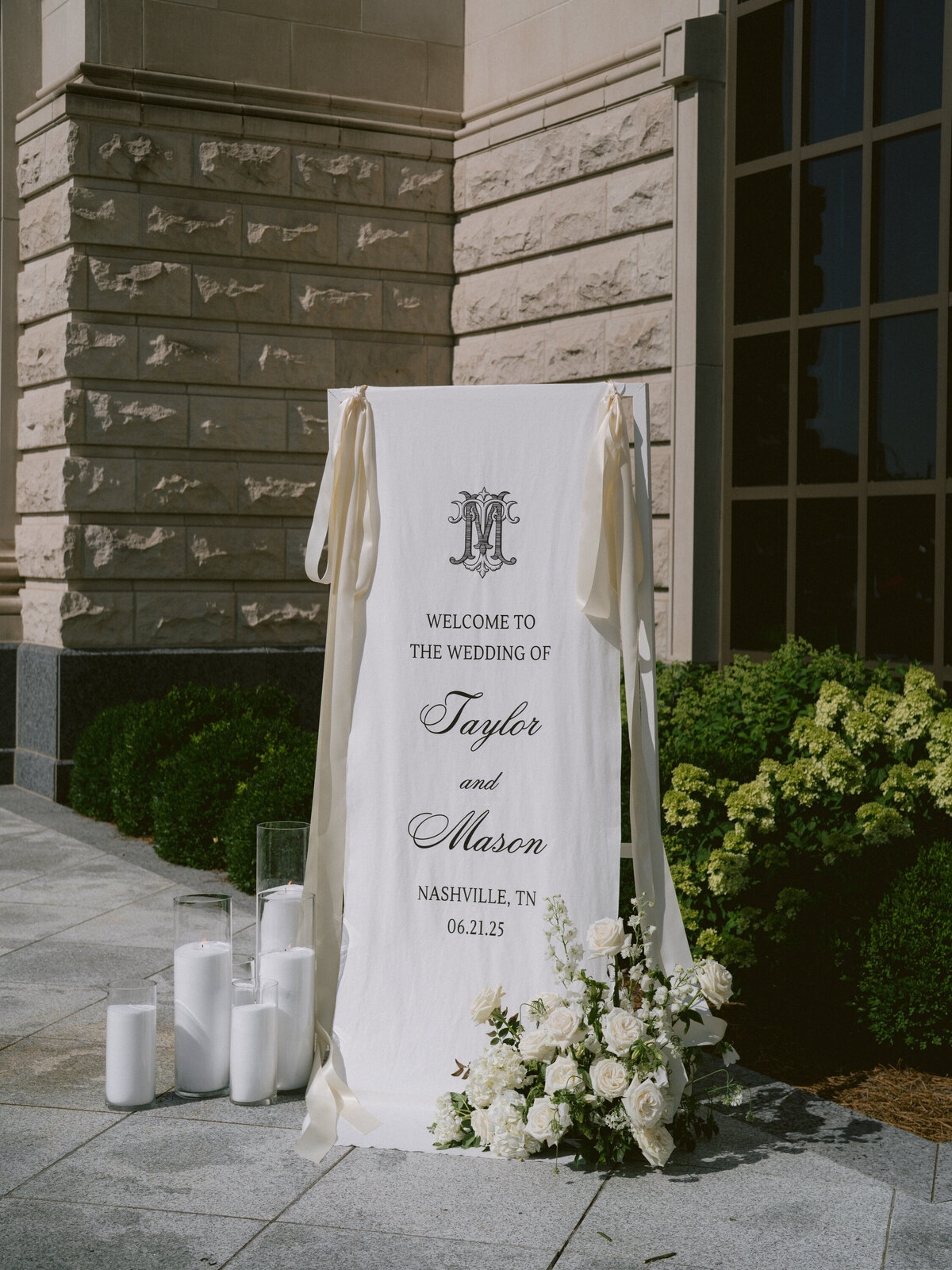 Linen fabric printed wedding welcome sign_top luxury wedding planner in US