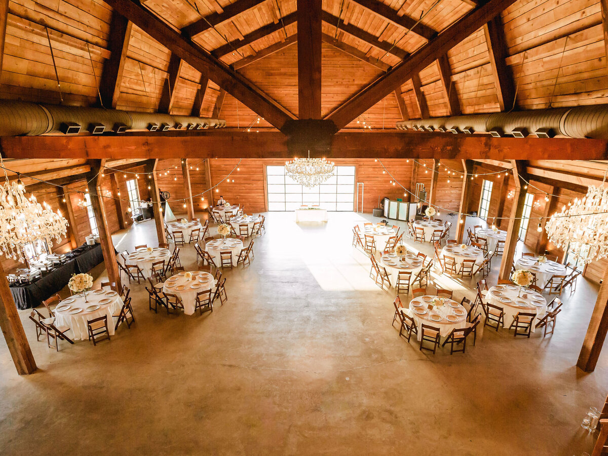 Stephanie&ChristianMorganCreekBarnAubreyTxWedding24