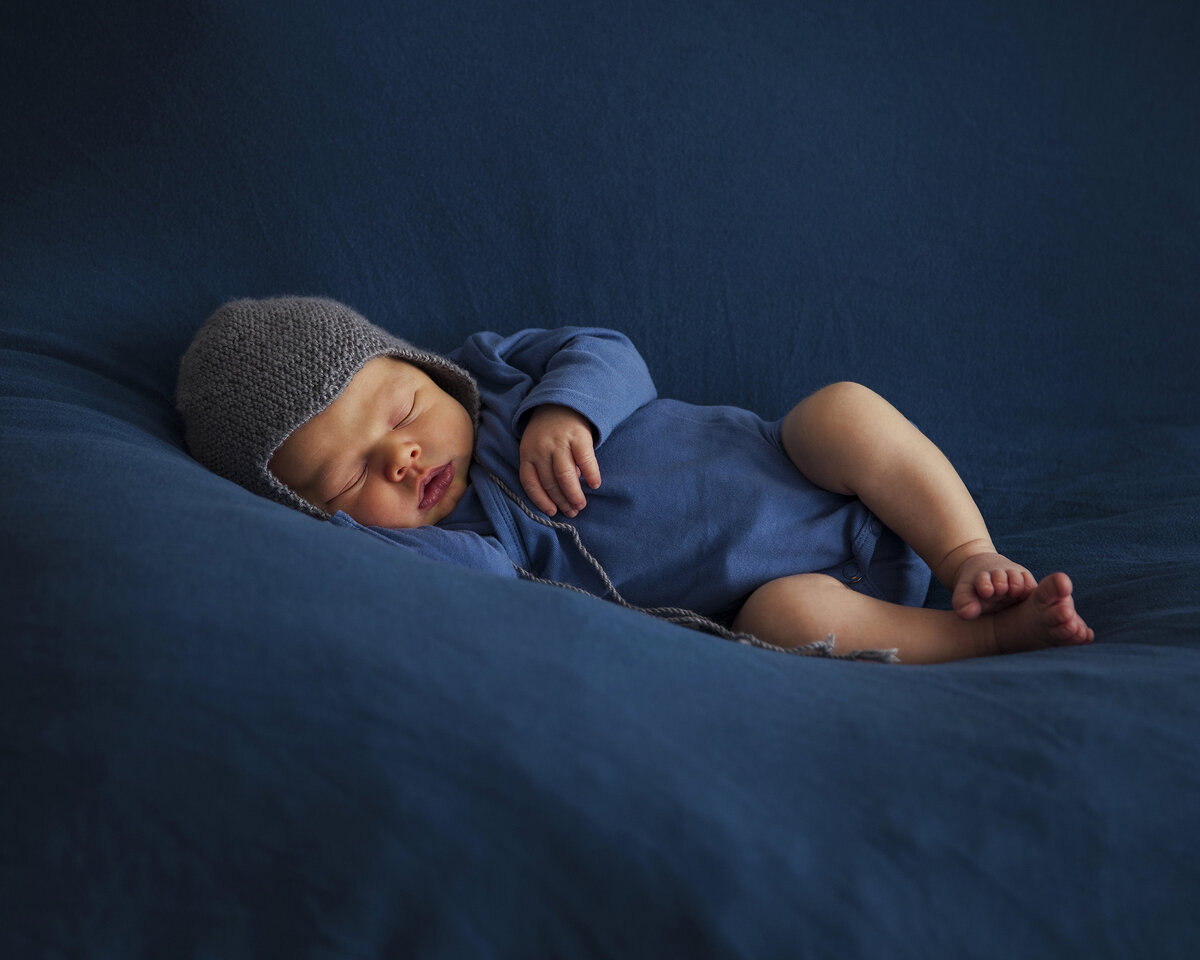 nyfødt-nyfødtfotograf-baby-oslo-sthanshaugen-studioelisenberg