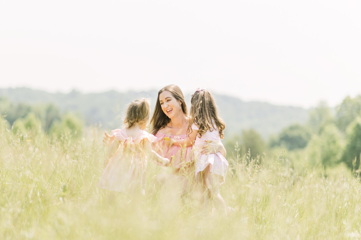 Mattheson-Family_Sessions-for-Ukraine_East-Bend_North-Carolina_2022-05-21_015