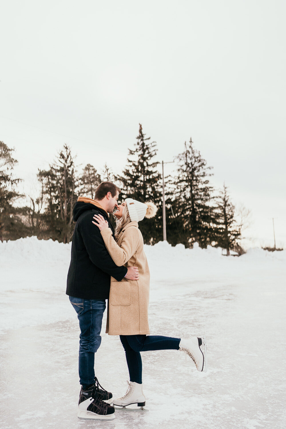 Buffalo-NY-Winter-Engagement_photoshoot-4