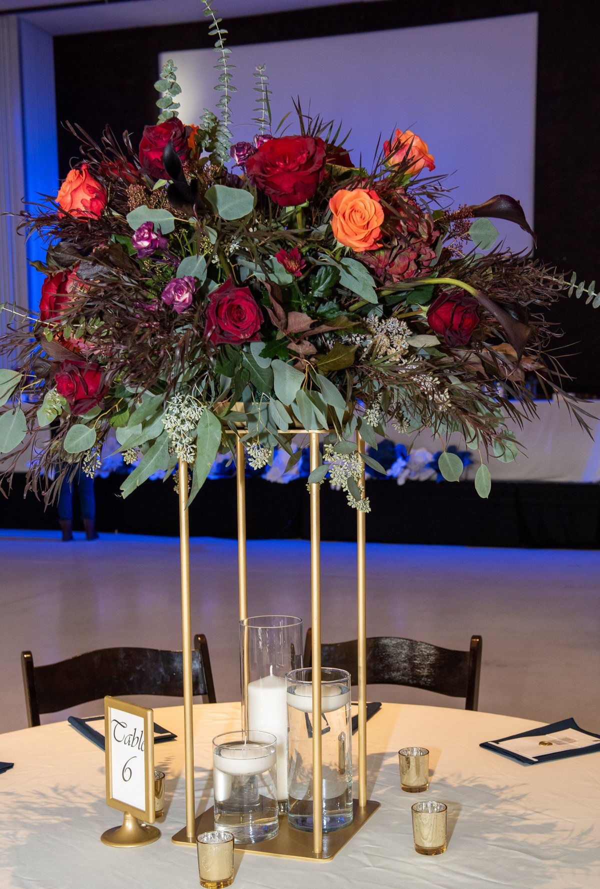BKC4U WEDDING FLOWERS MOODY COLOR ROSE ELEVATED GOLD CENTERPIECE