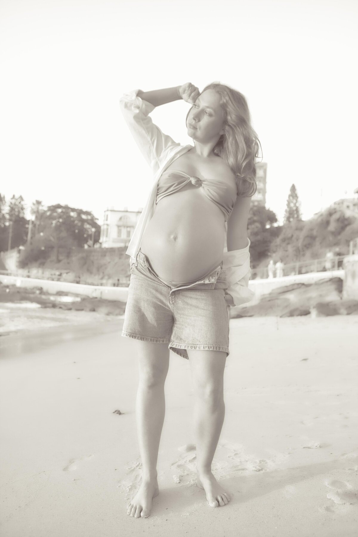 maternity-fullbody-sepia-beachwalk-coogee-eastern-suburbs-nao-sydney-sakura.