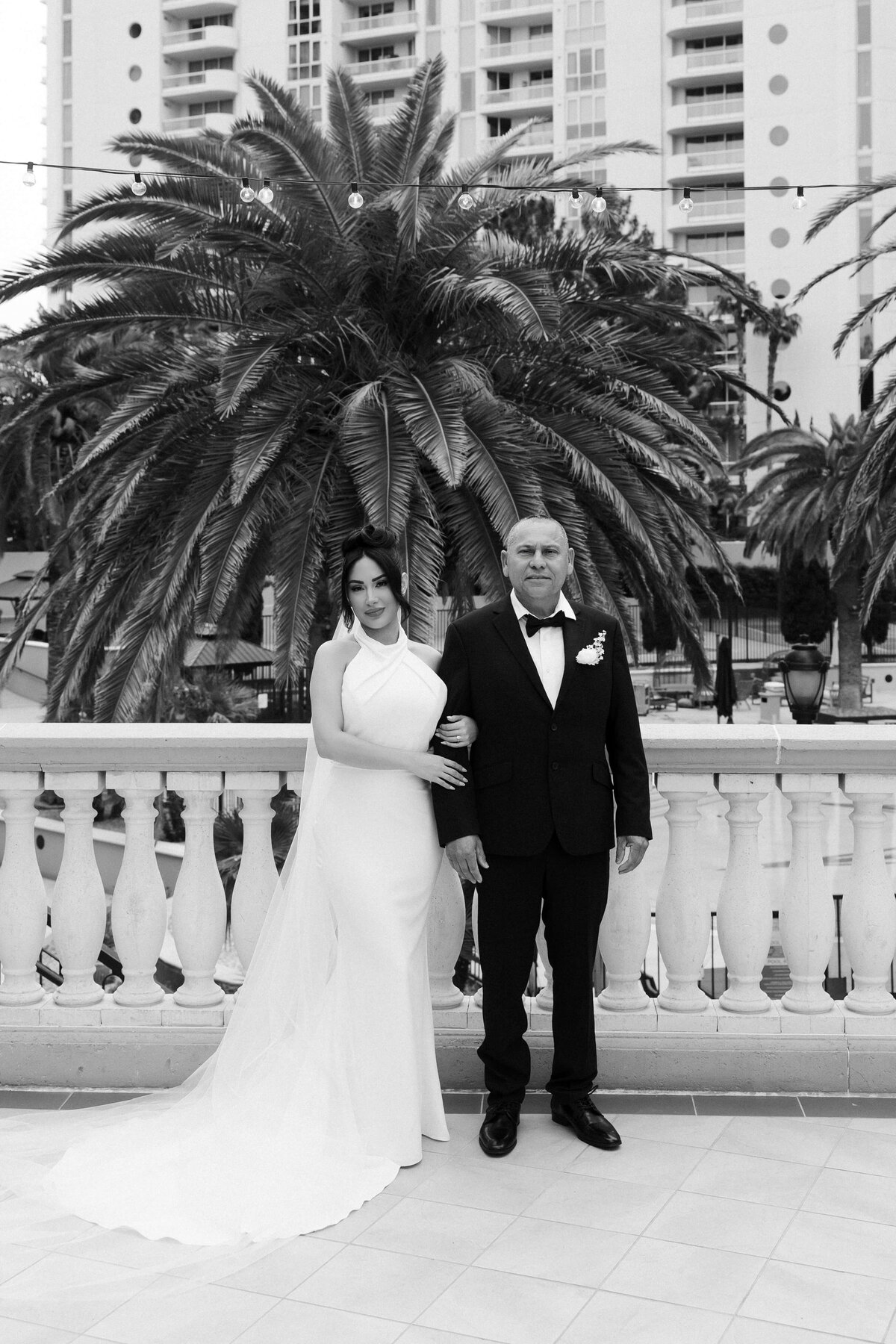13riskyexposure_andrea-george_las-vegas-elopement-photography