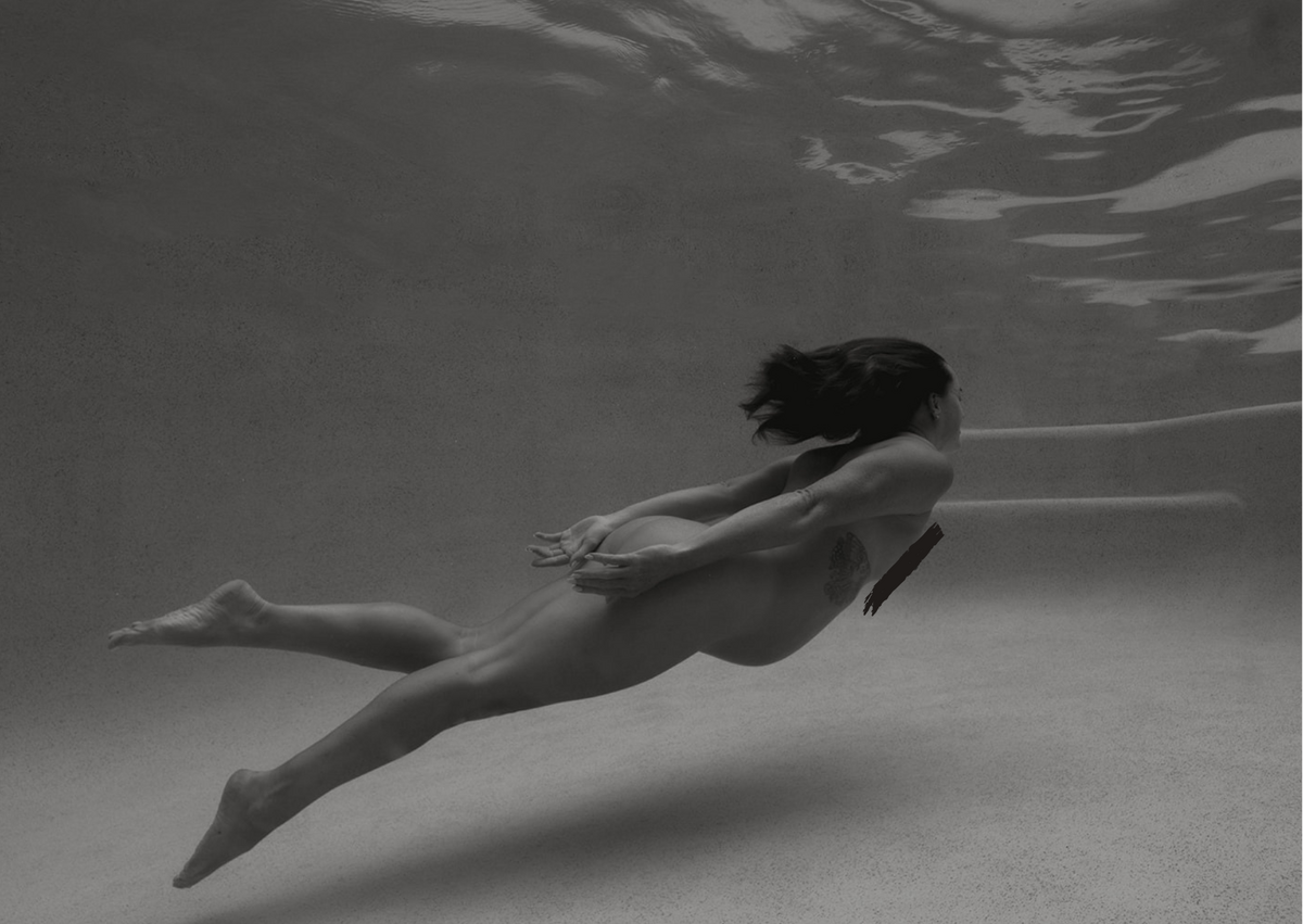 Underwater Maternity Photographer