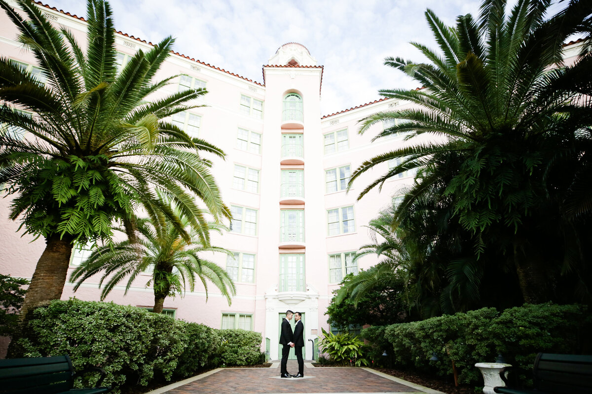 lifelong-photography-the-vinoy-hotel-florida-wedding-chantilly-chic-celebrations-2