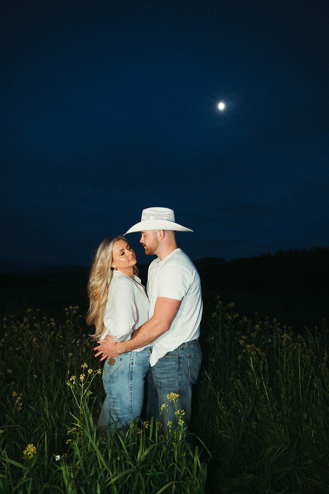 presley-gray-nighttime-western-montana-engagement0139