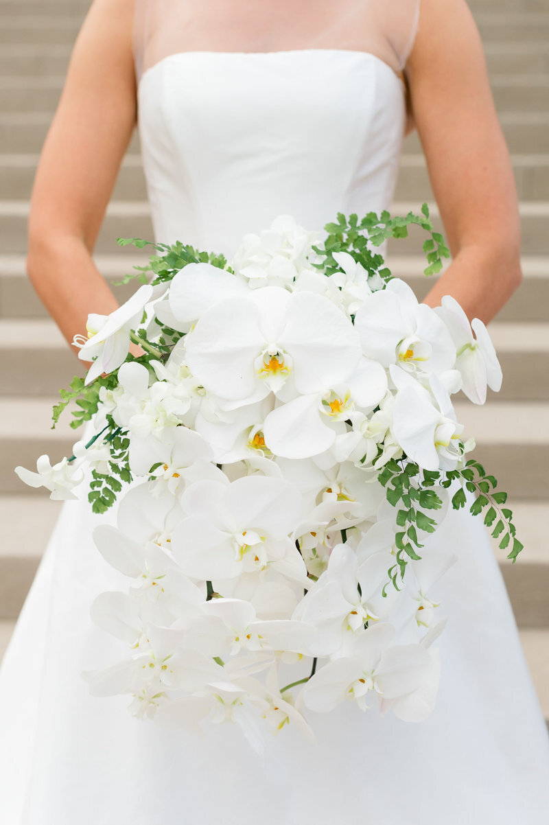 classic-white-amaryllis-bridal-bouquet