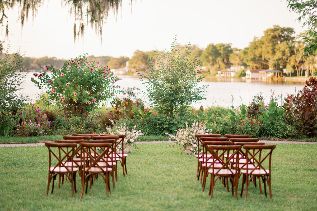 A wedding ceremony at The Capen House in Winter Park, Florida