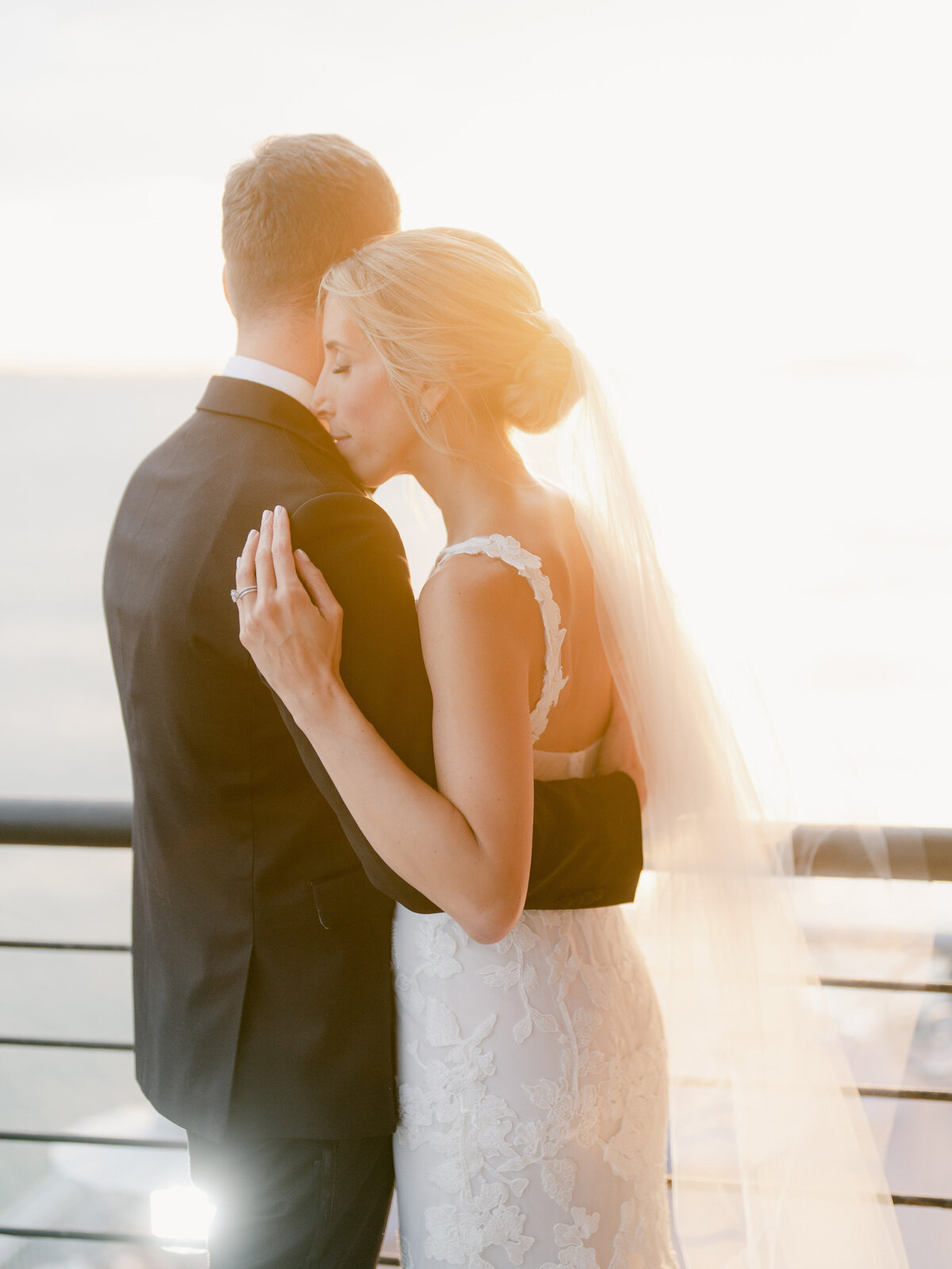 libertywarehouse-newyorkwedding-weddingwithaview-felixfeyginphotography-034
