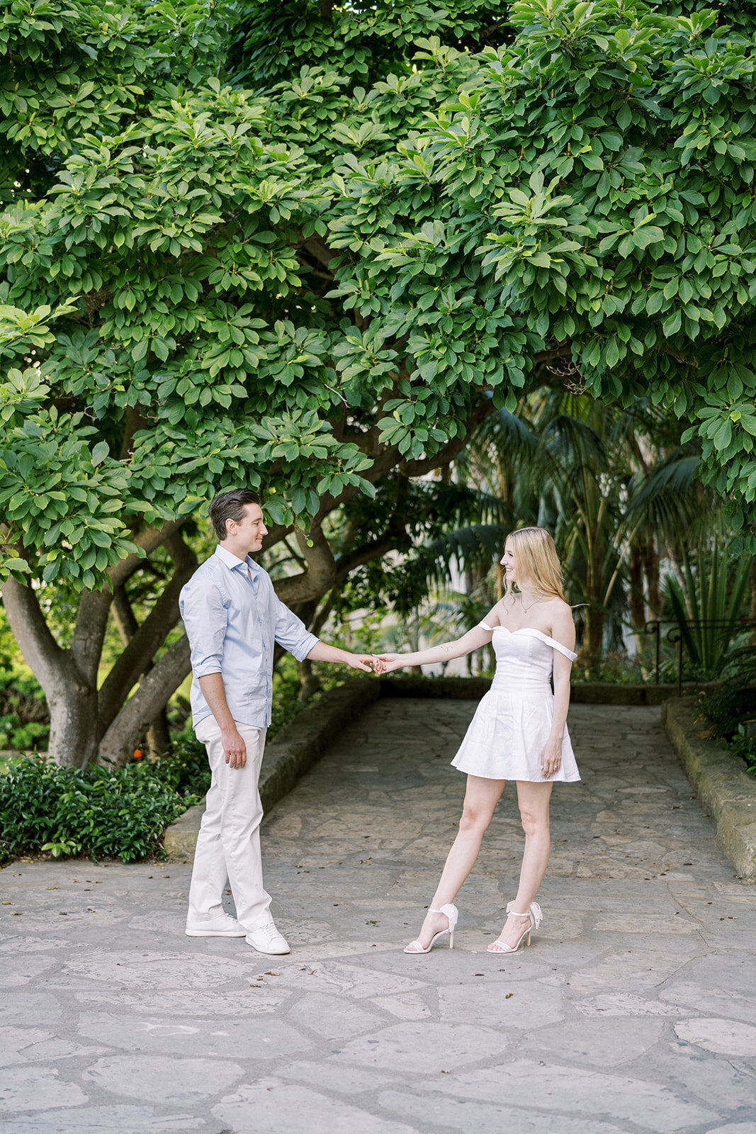 santa-barbara-courthouse-engagement-photos-050_websize