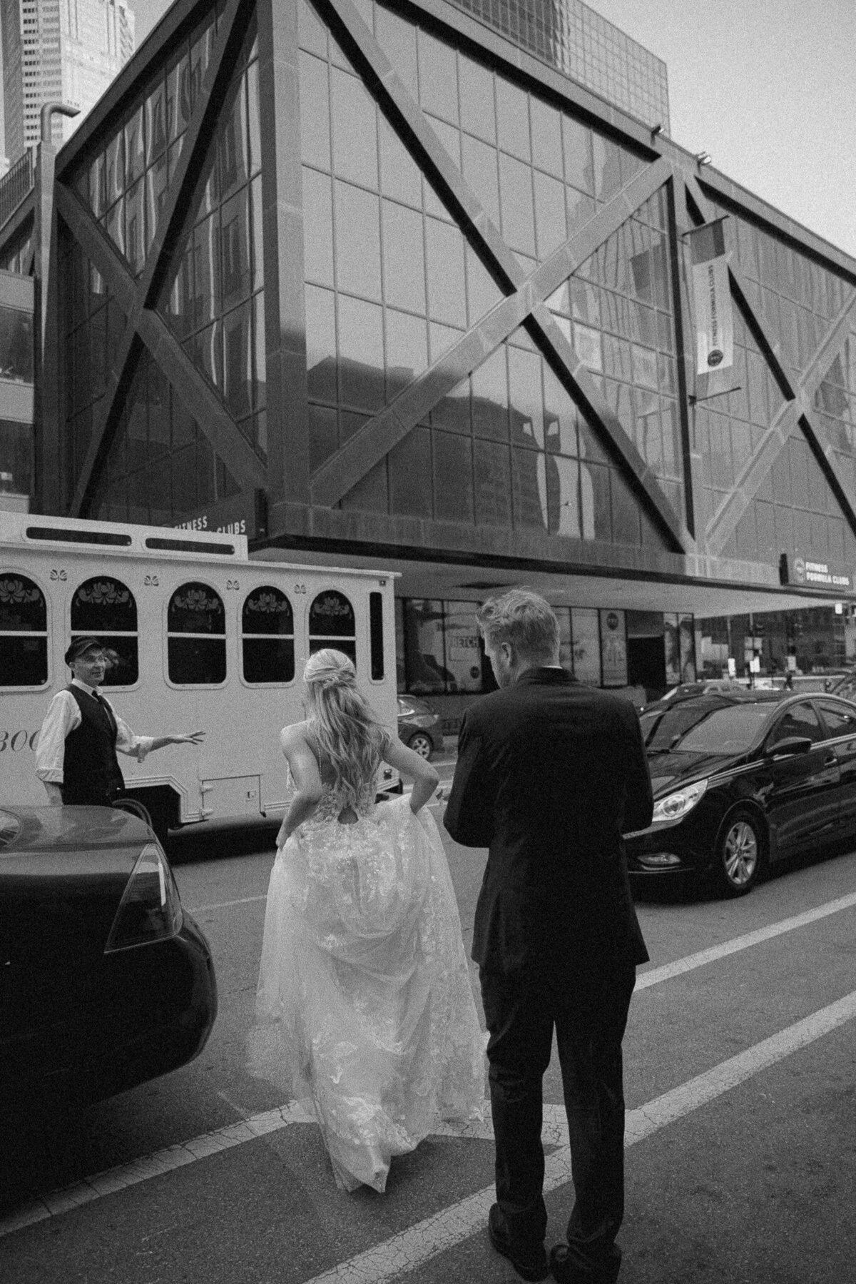 Jack-and-Julia-6.16.2023-Nichole-Babiez-Photography-Chicago-Illinois-wedding-photographer-bridgeport-art-center-downtown-wrigley-building-union-station-couples-wedding-party-portraits-reception-candid-luxury-downtown--62