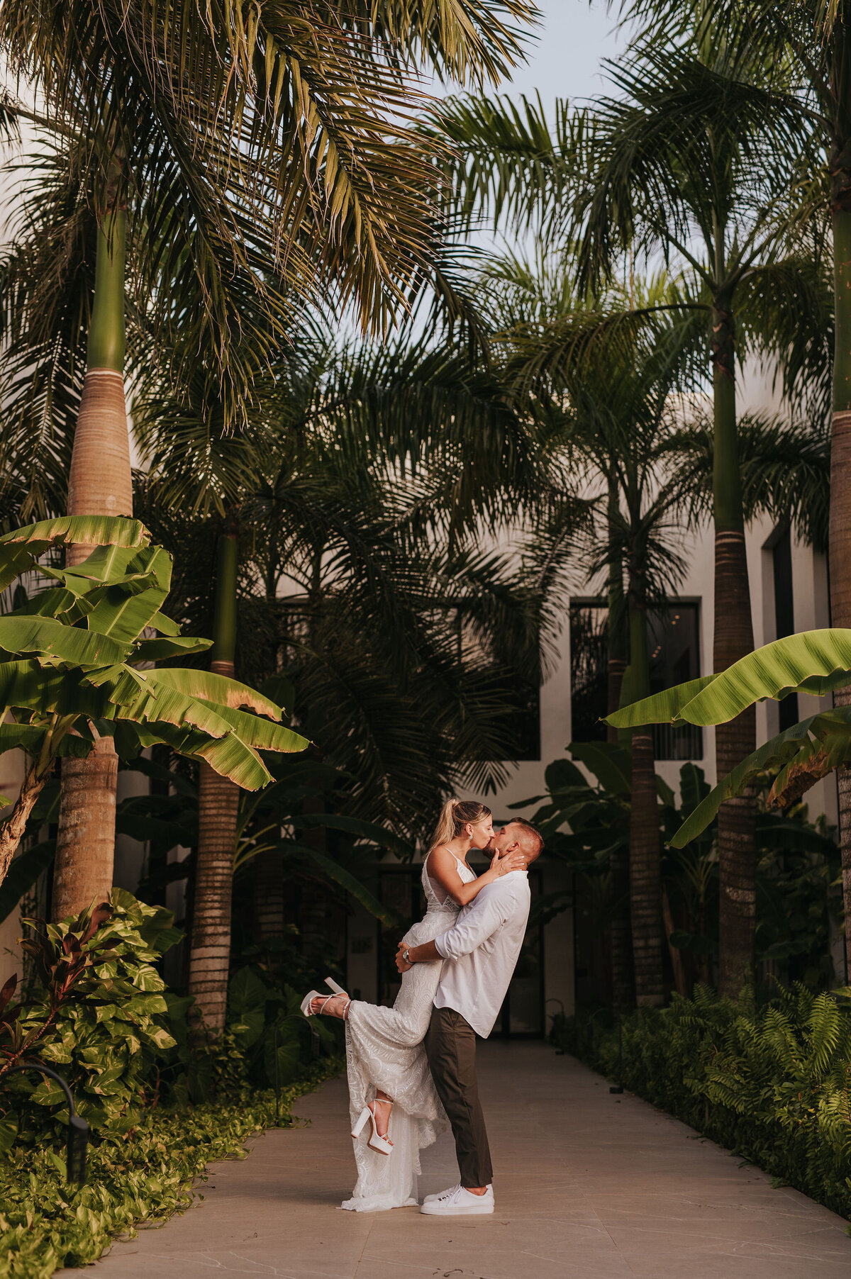 C&MWeddingTeasers-39