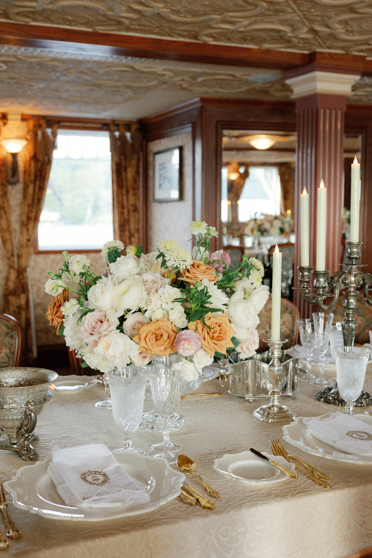 AshleyPigottEvents-Destination-Wedding-Weekend-LaurenKyle-ConnorMcDavid-Muskoka-017