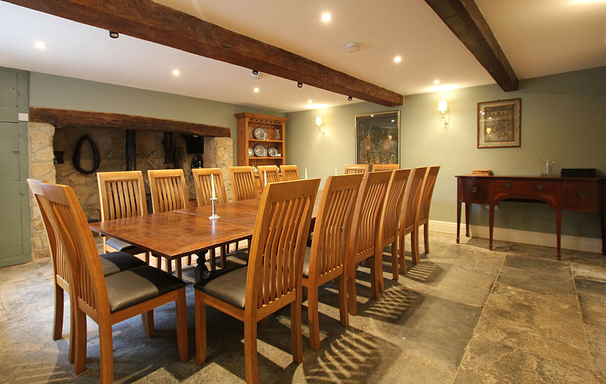 MFH_Dining_Room_4316_1830_w01