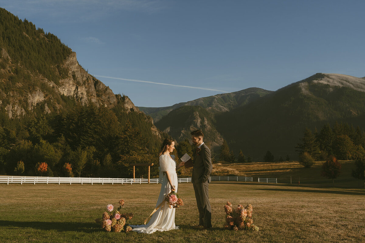 Emily-Noelle-Photo-Wedding-Photos-Wind-Mountain-Ranch-Oregon-00426