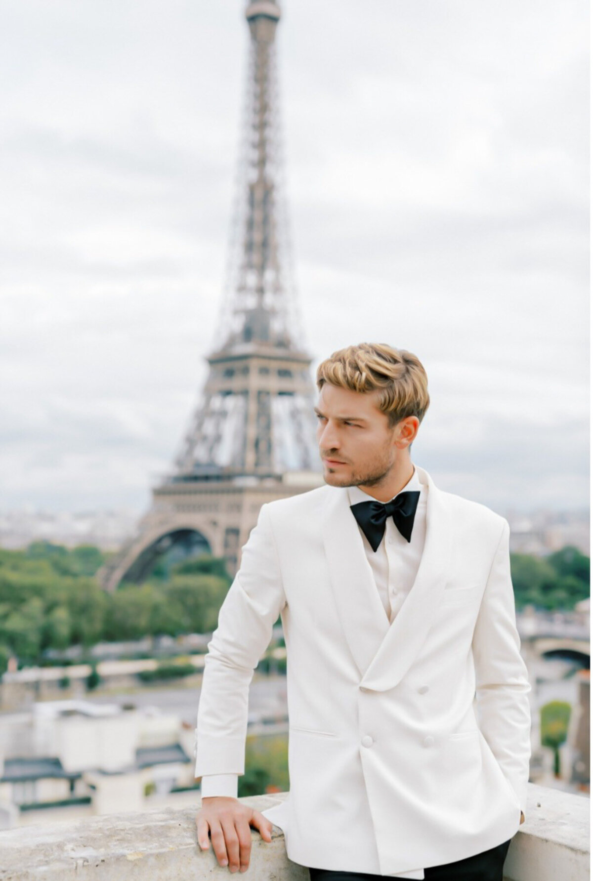 Rooftop wedding in Paris groom terrace hotel