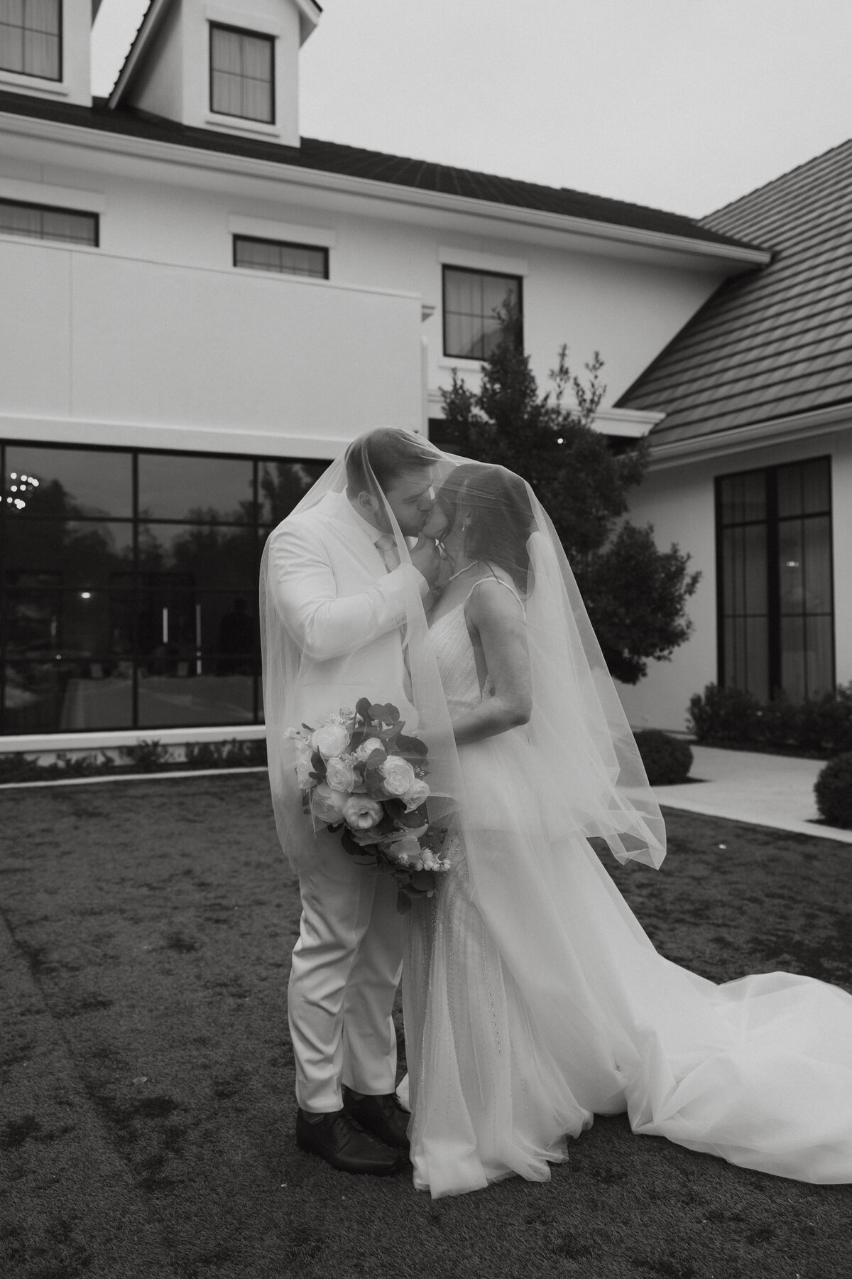 Abby Heron Photography Texas Based and Travel Wedding and Couples Photographer — Wedding Gallery for Christian + Emily 9