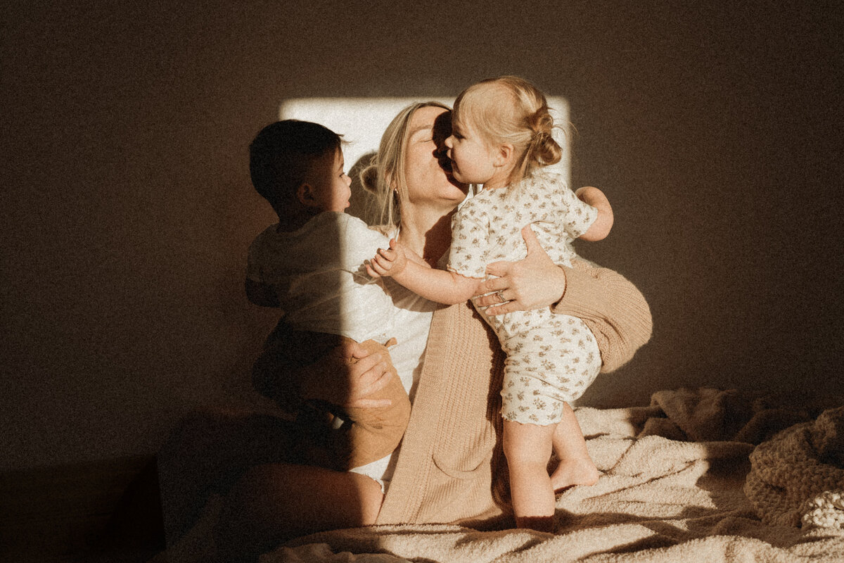 cincinnati-newborn-photographer-mom20