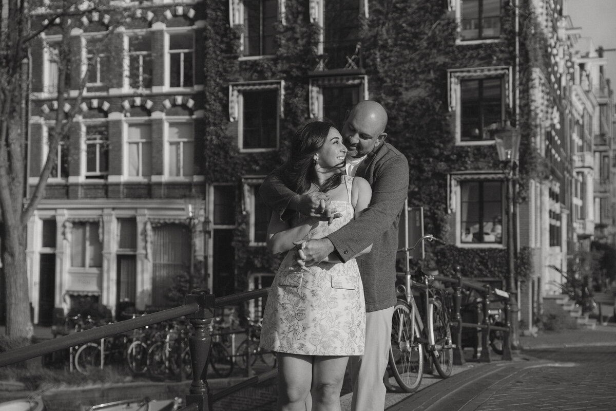romantic-couple-photoshoot-amsterdam-couple-photographer-amsterdam-inhosuecapture-122