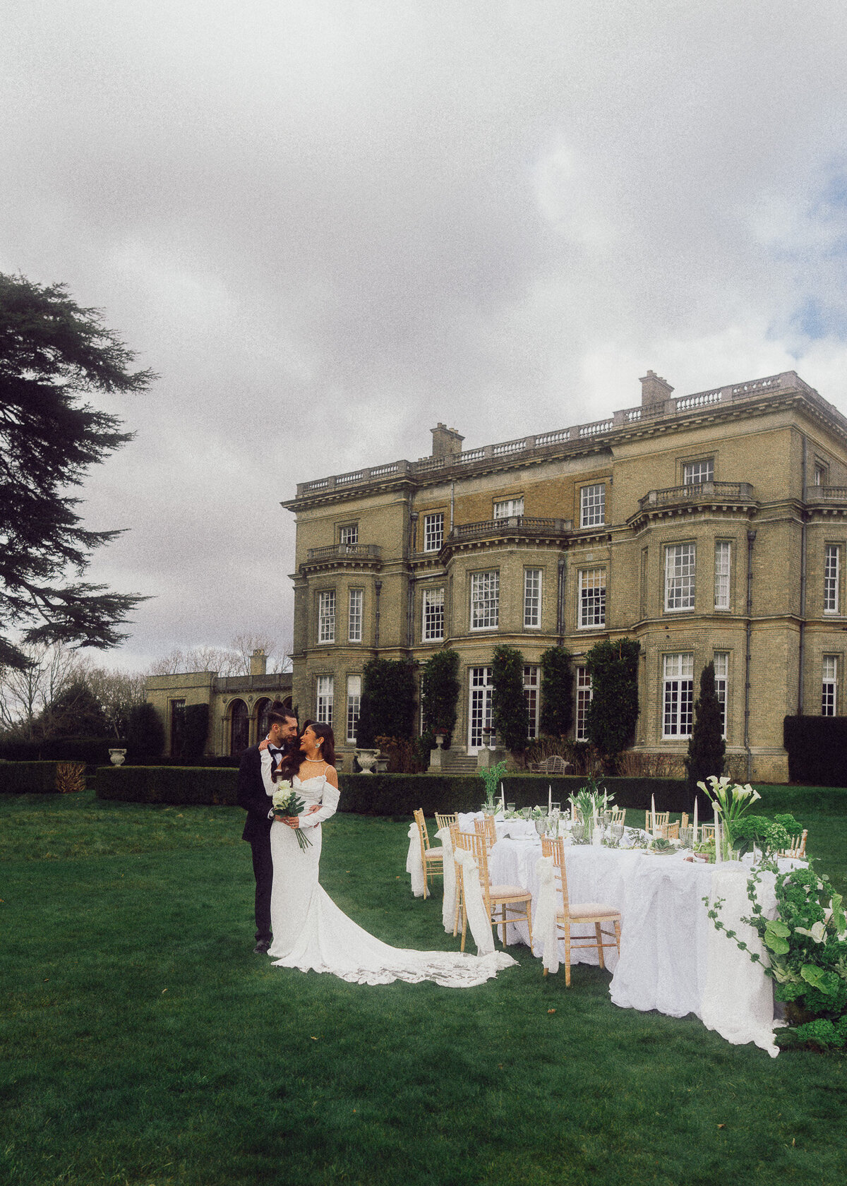 38. luxury-documentary-wedding-hedsor-manor-couple-portraits-57