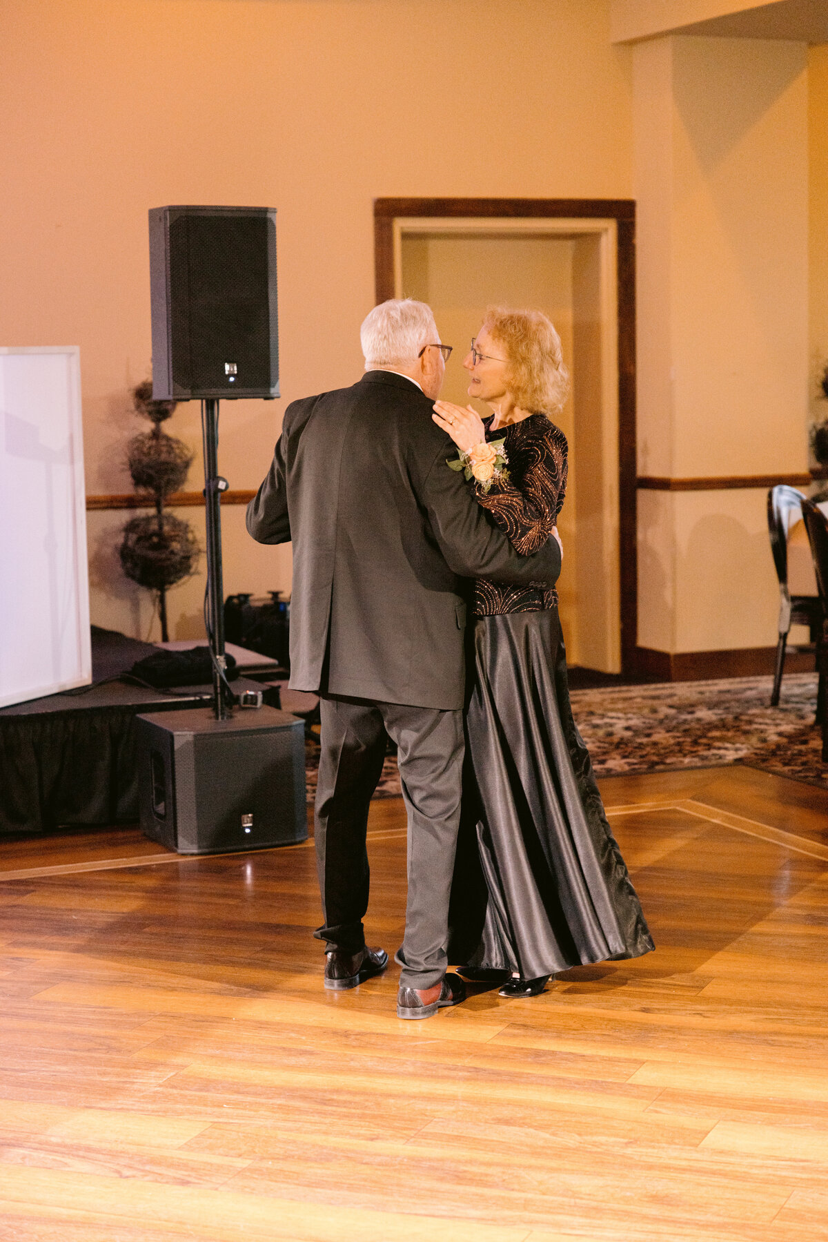 Kayla&JasonsWedding_GenerationalDance_1287