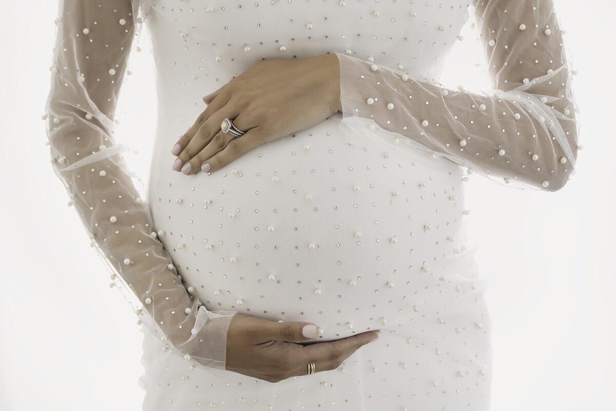 Mom baby belly in pearls
